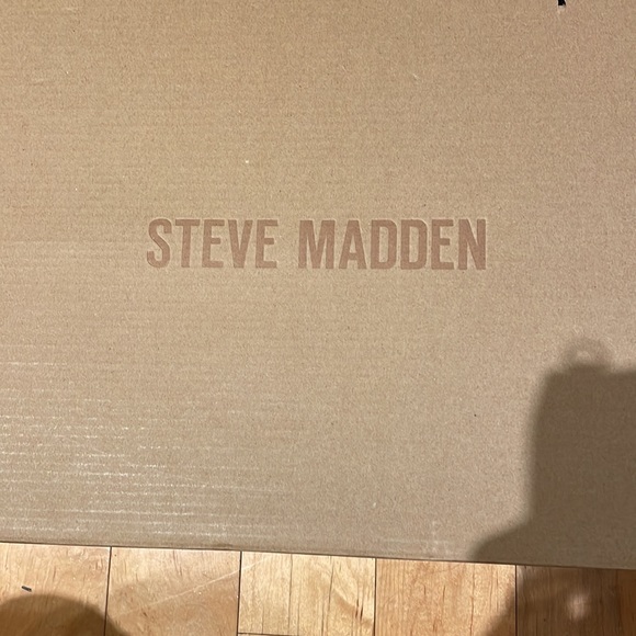 Brand new Steve Madden sneakers size 8 - Picture 5 of 5